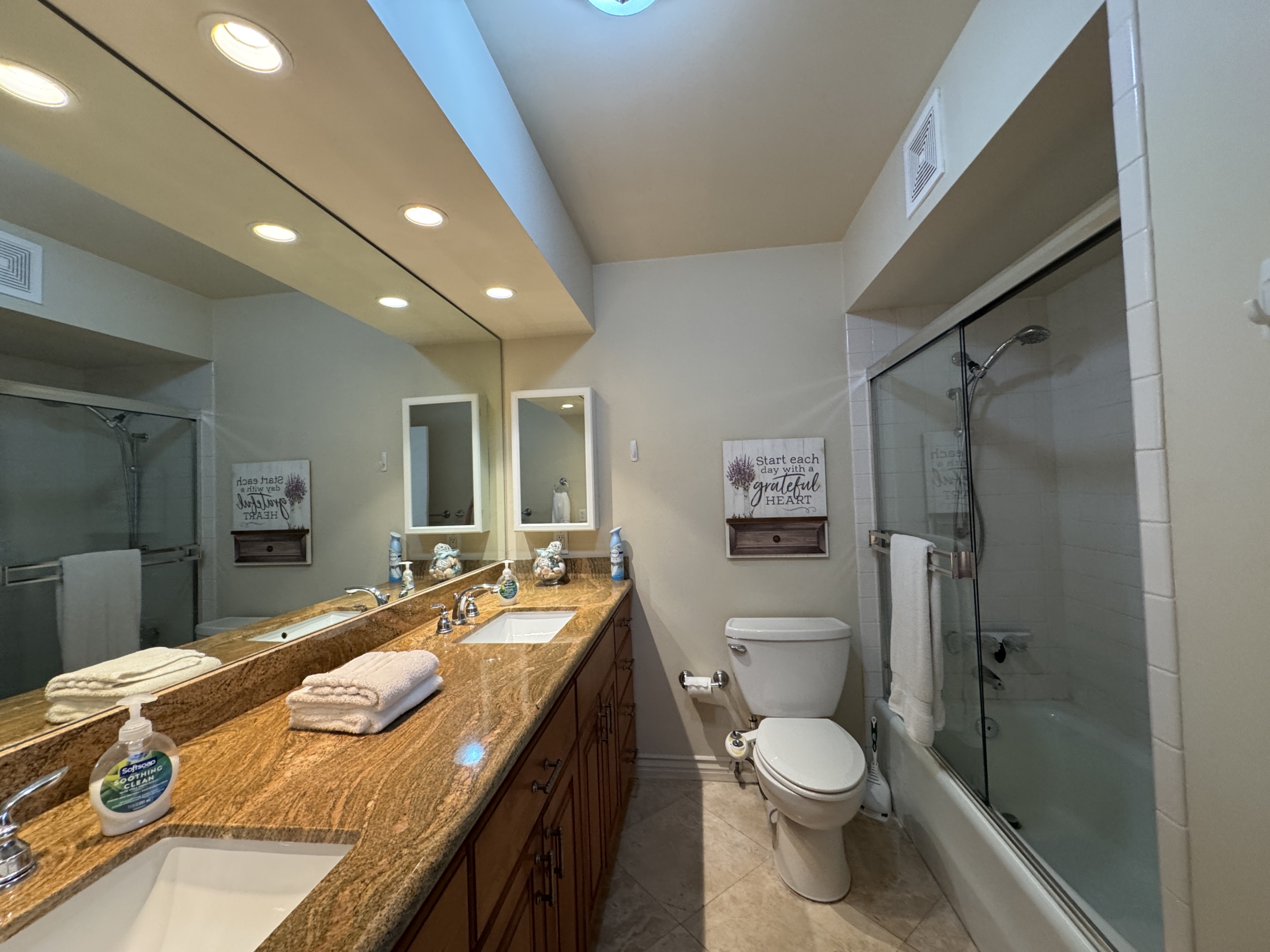 (#32027) Ocean & Bay View Condo – Two Bedroom