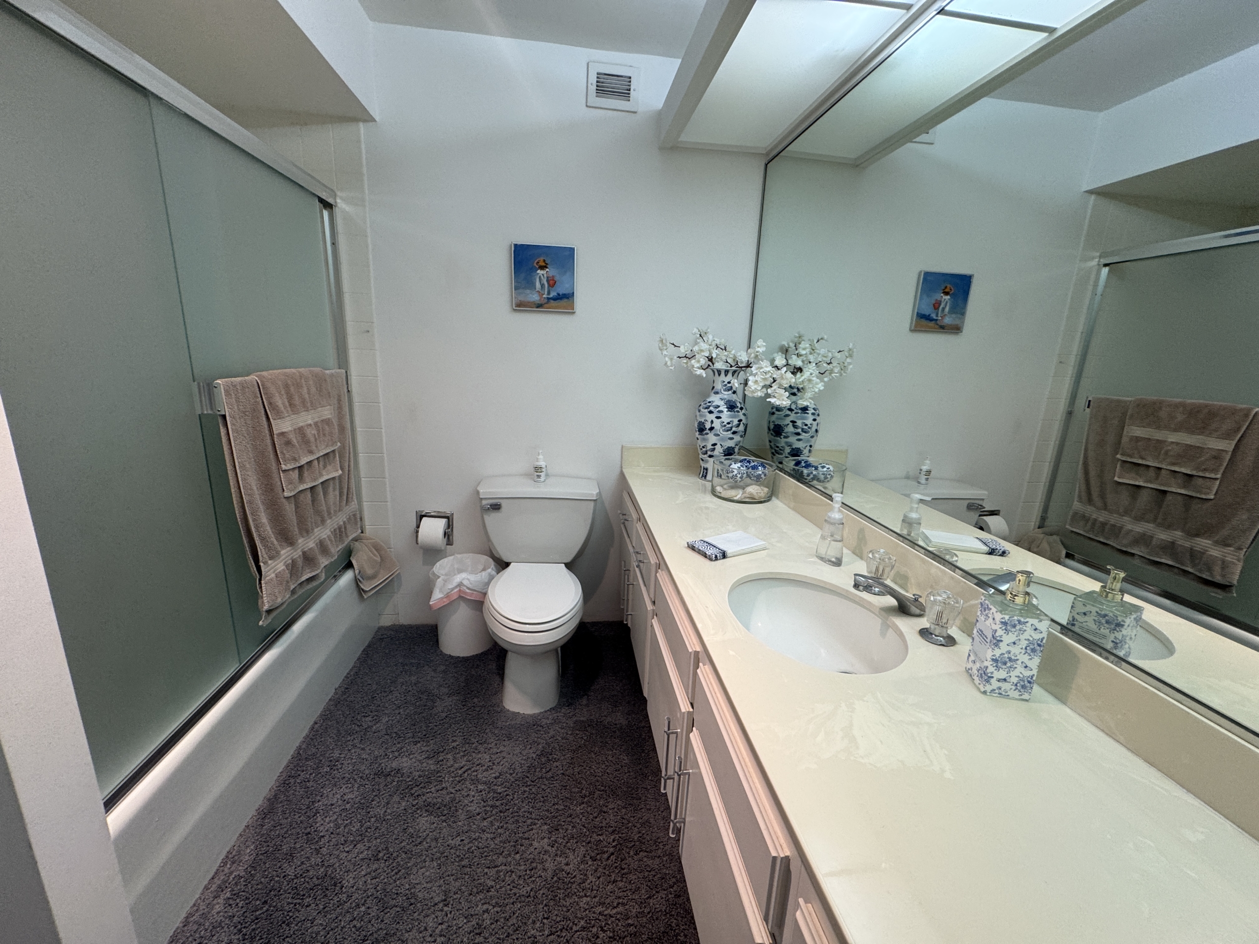(#28057) Oceanfront Condo – Large Two Bedroom