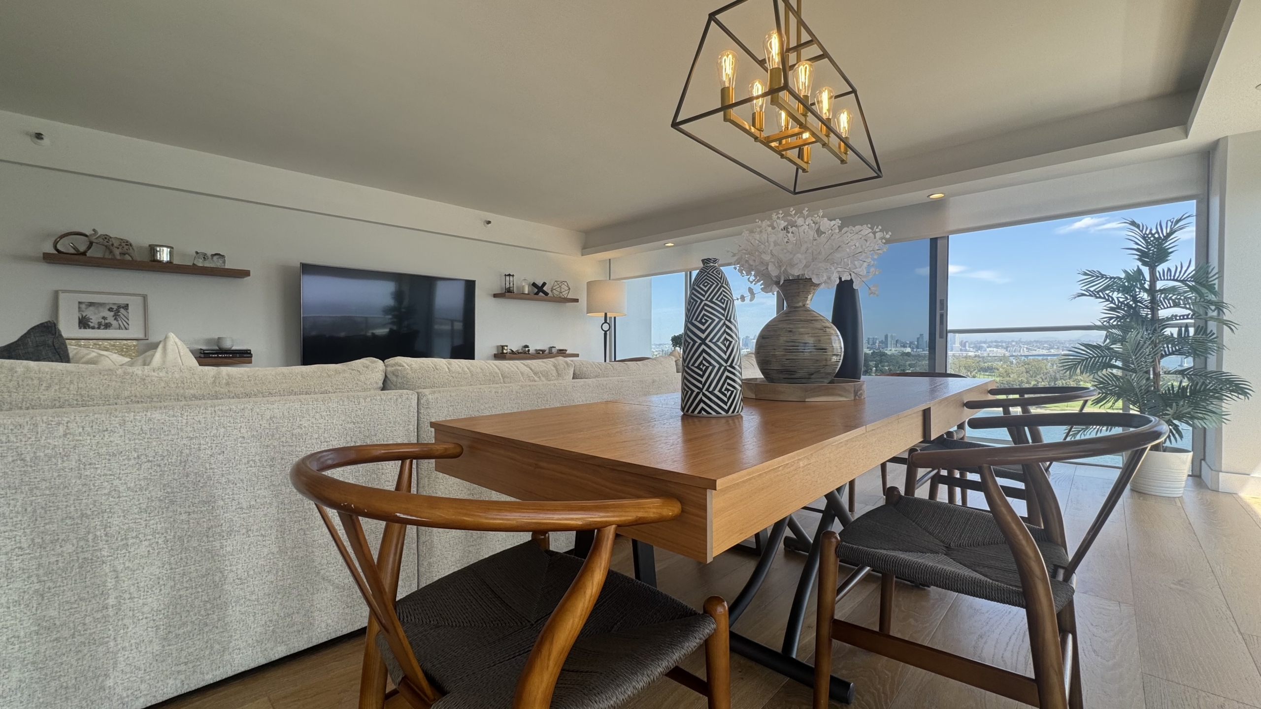 (#815037) Beautiful Three Bedroom Three Bath