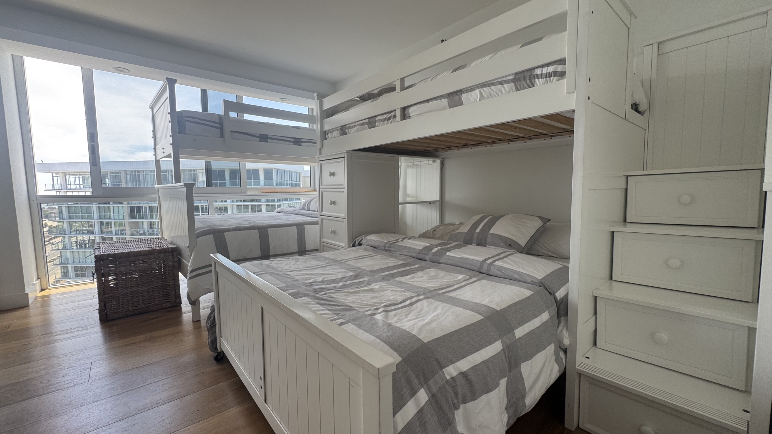 (#815037) Beautiful Three Bedroom Three Bath