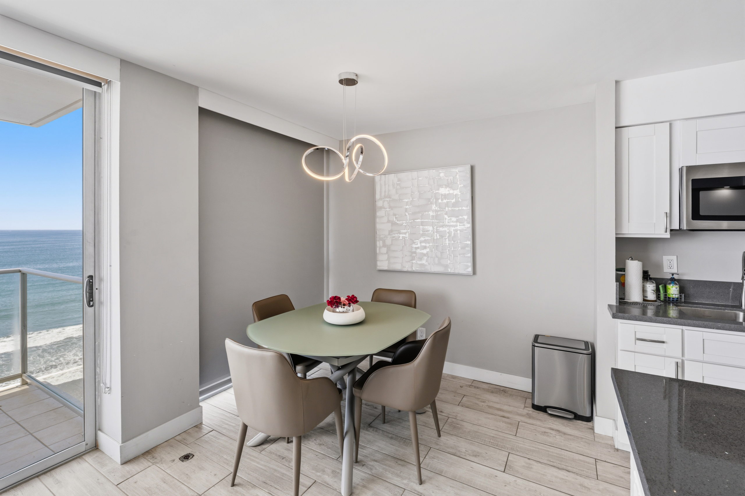 (#312088) Beautiful One Bedroom Oceanfront