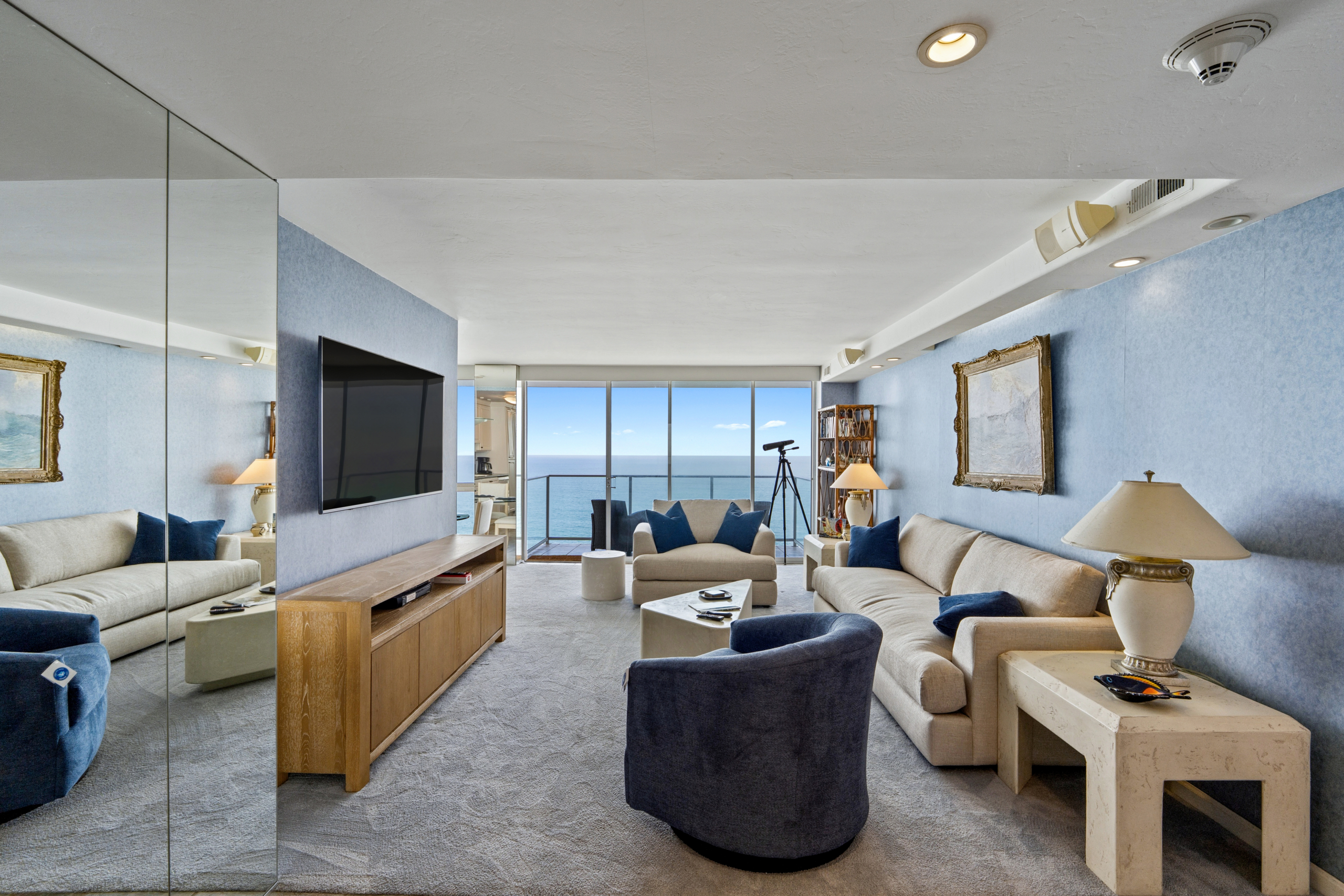 (#318078) One Bedroom Oceanfront Penthouse
