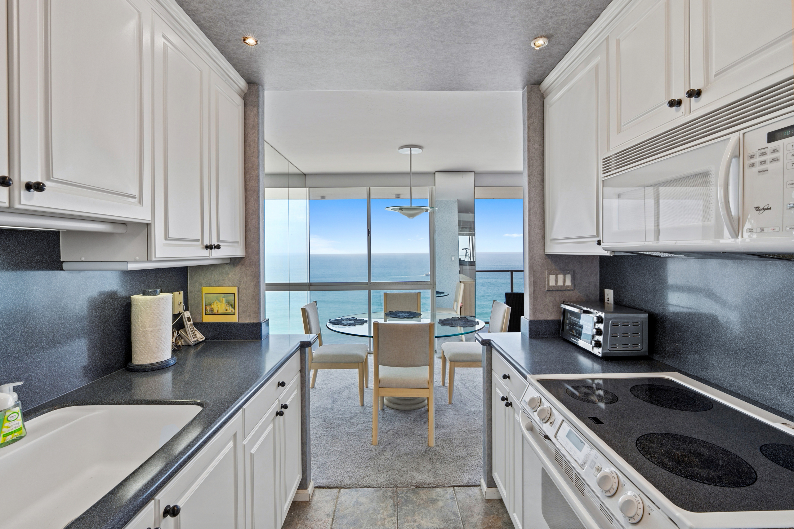 (#318078) One Bedroom Oceanfront Penthouse