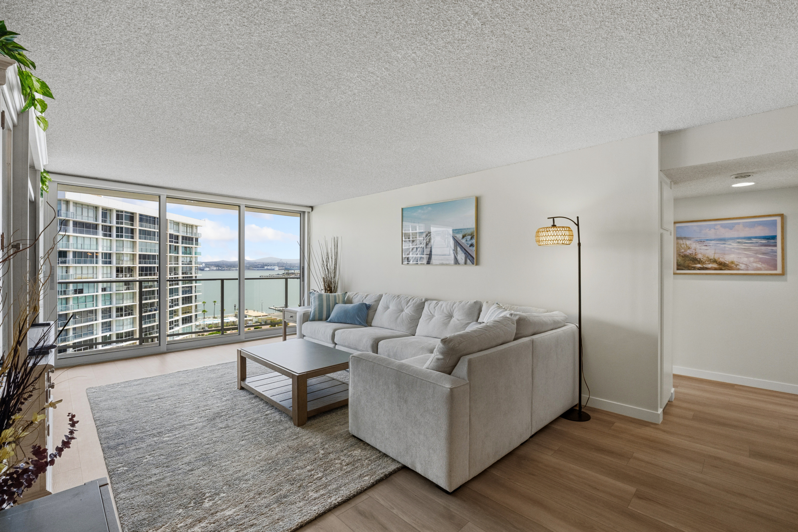 (#314018) Two Bedroom Bay and City Views