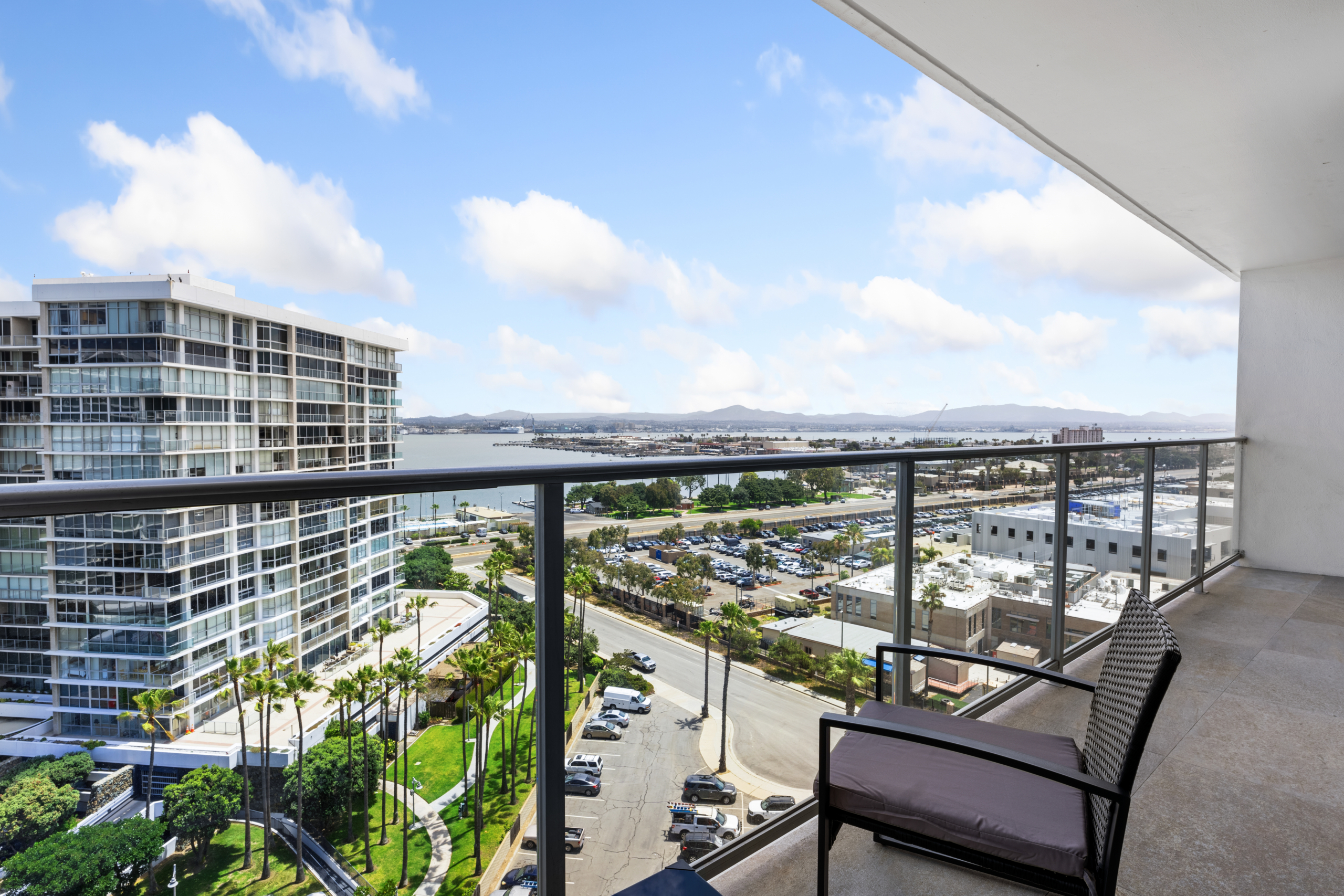 (#314018) Two Bedroom Bay and City Views