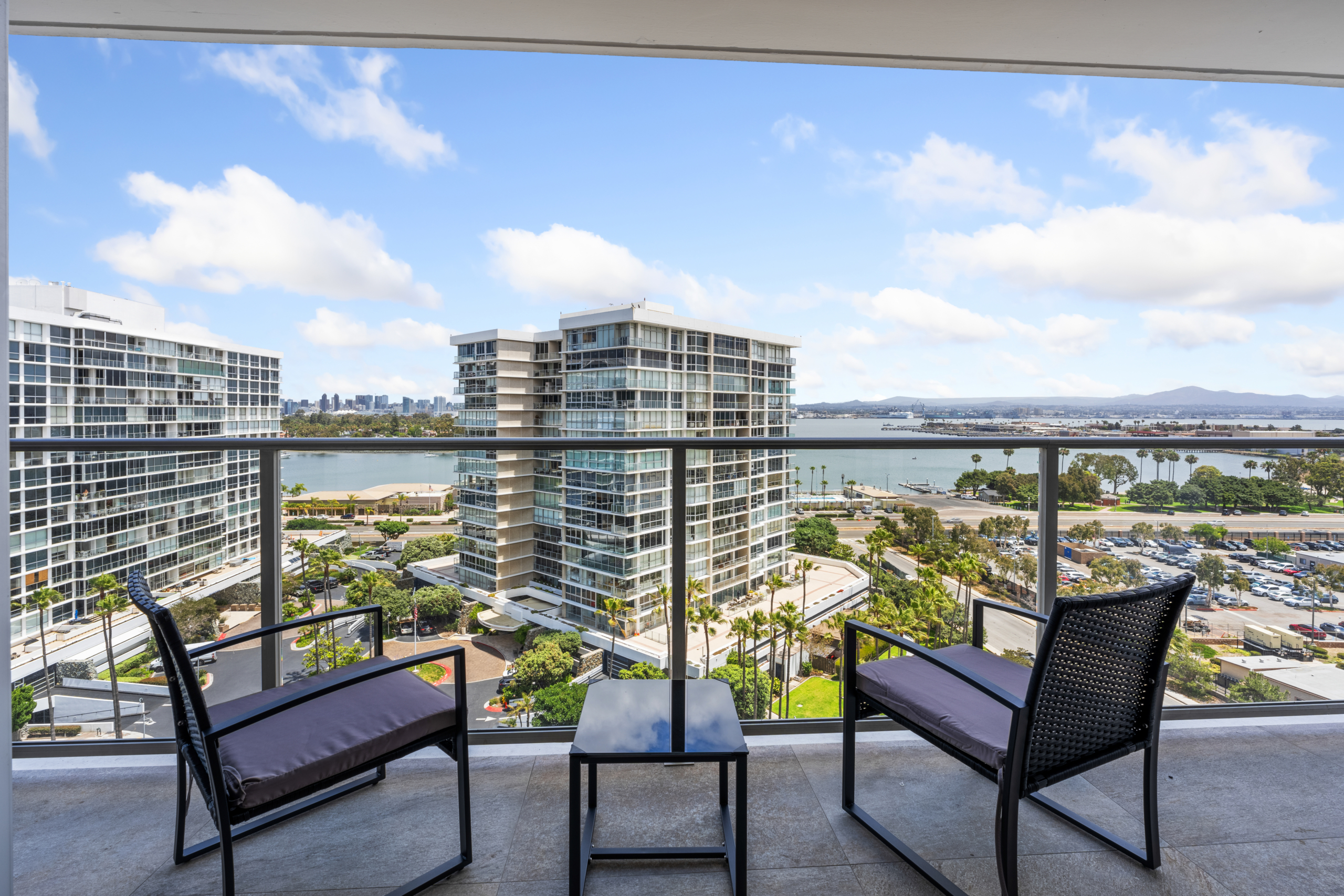 (#314018) Two Bedroom Bay and City Views