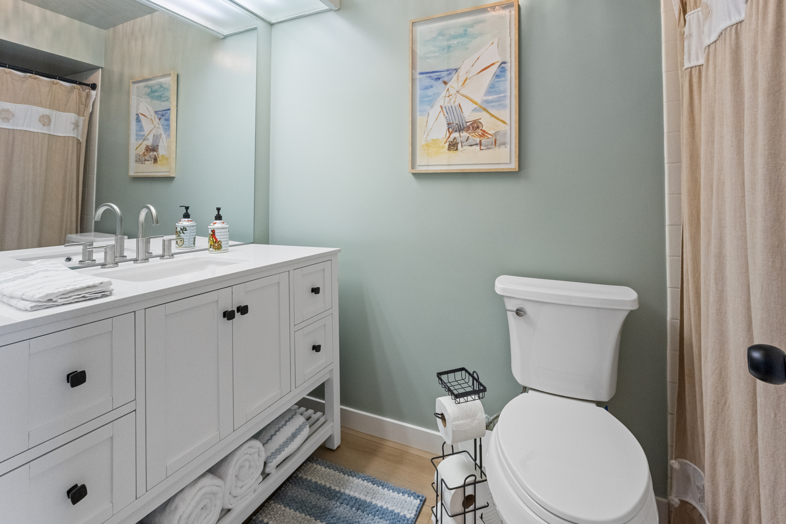 (#314018) Two Bedroom Bay and City Views
